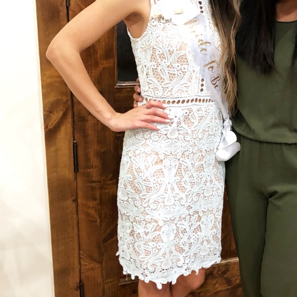 Lace Lulu’s Dress - Picture 3 of 3